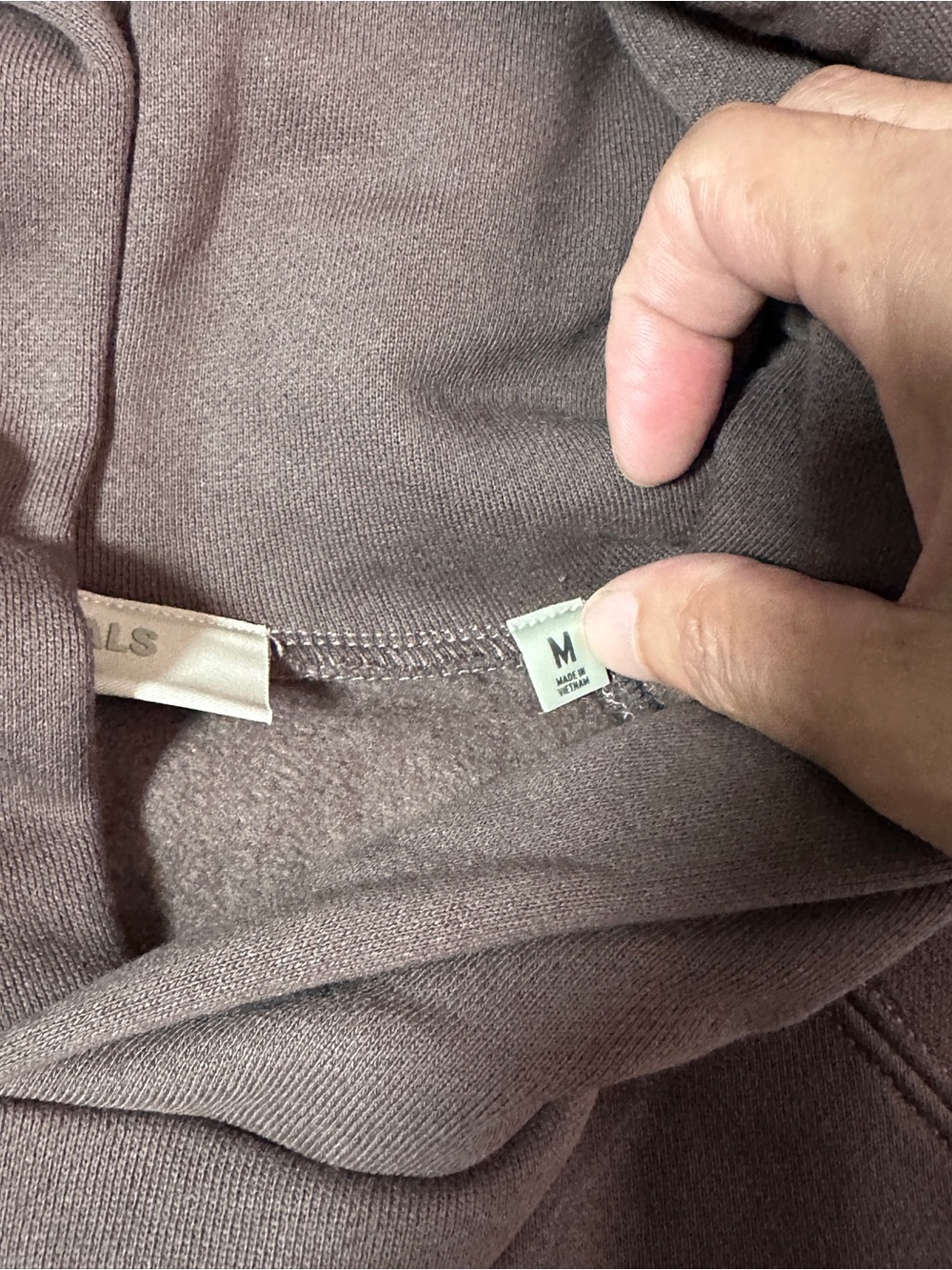 Fear of God ESSENTIALS Plum Hoodie FW22 Medium NWT - Picture 4 of 6